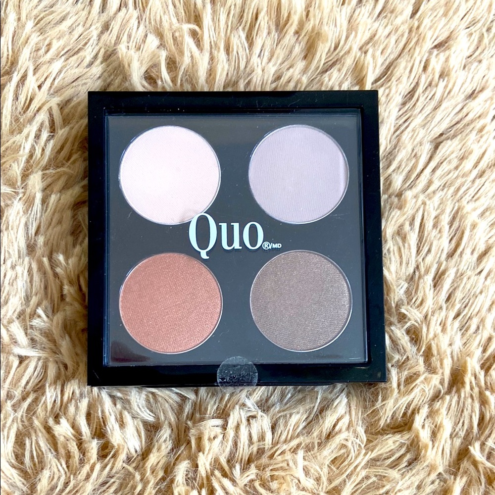 QUO eyeshadow quad